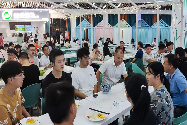 5747716316d04eb086485cc3dcb158fa.jpg taptap官方网站