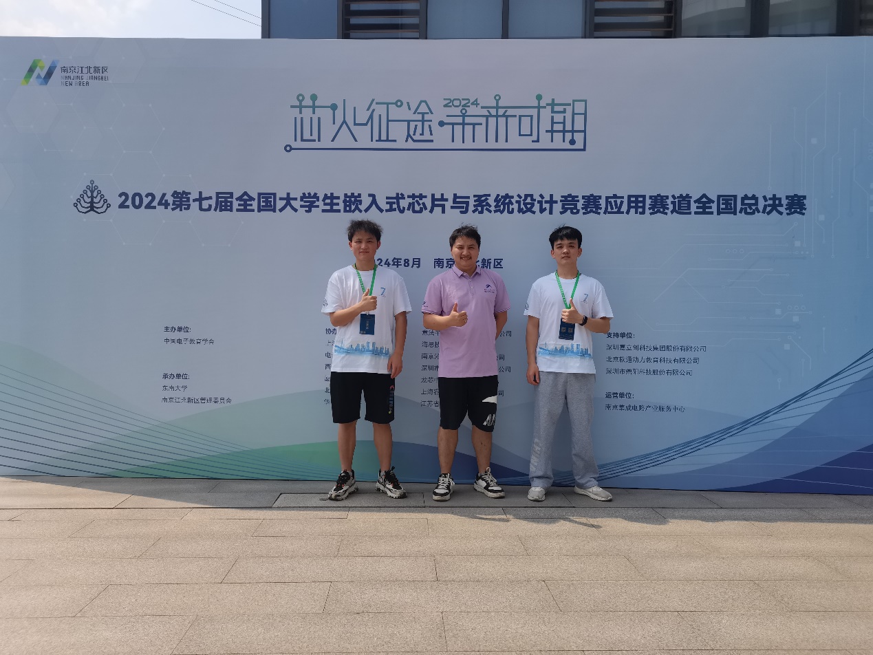 94f045e54b844e97a52e919b4293ee92.jpg taptap官方网站
