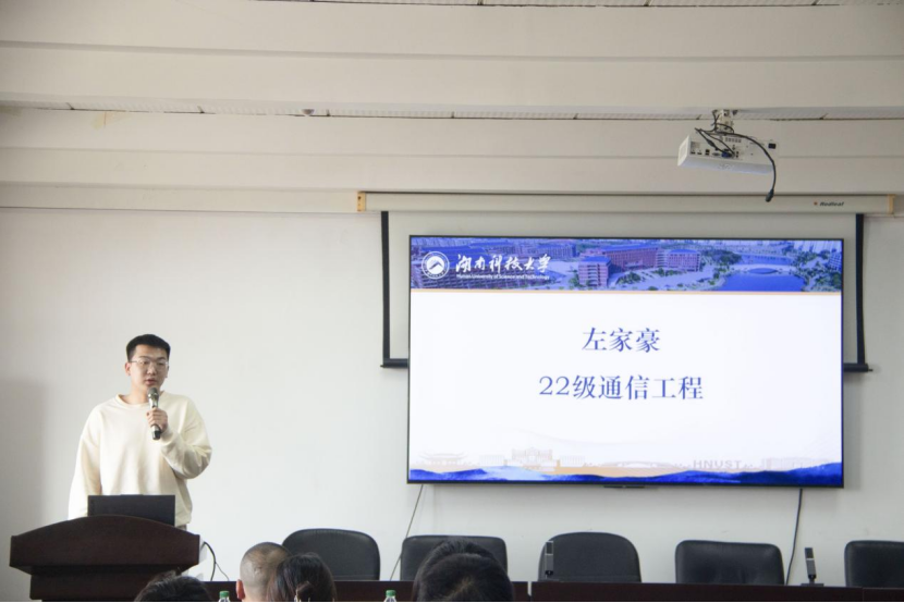 43da55547bf3415c95ba6c7731014ec4.png taptap官方网站